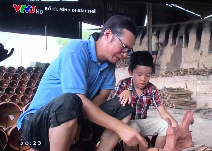 Bờm và bố Trần Lực khi tham gia chương trình Bố ơi mình đi đâu thế năm 2014, khi đó Bờm mới 6 tuổi. (Ảnh: FB Trần Lực)