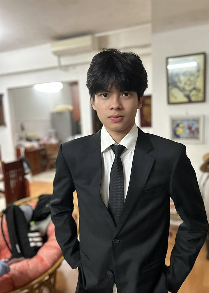 Con trai của Trần Lực đang học ở một trường quốc tế với học phí đắt đỏ. (Ảnh: FB Trần Lực)