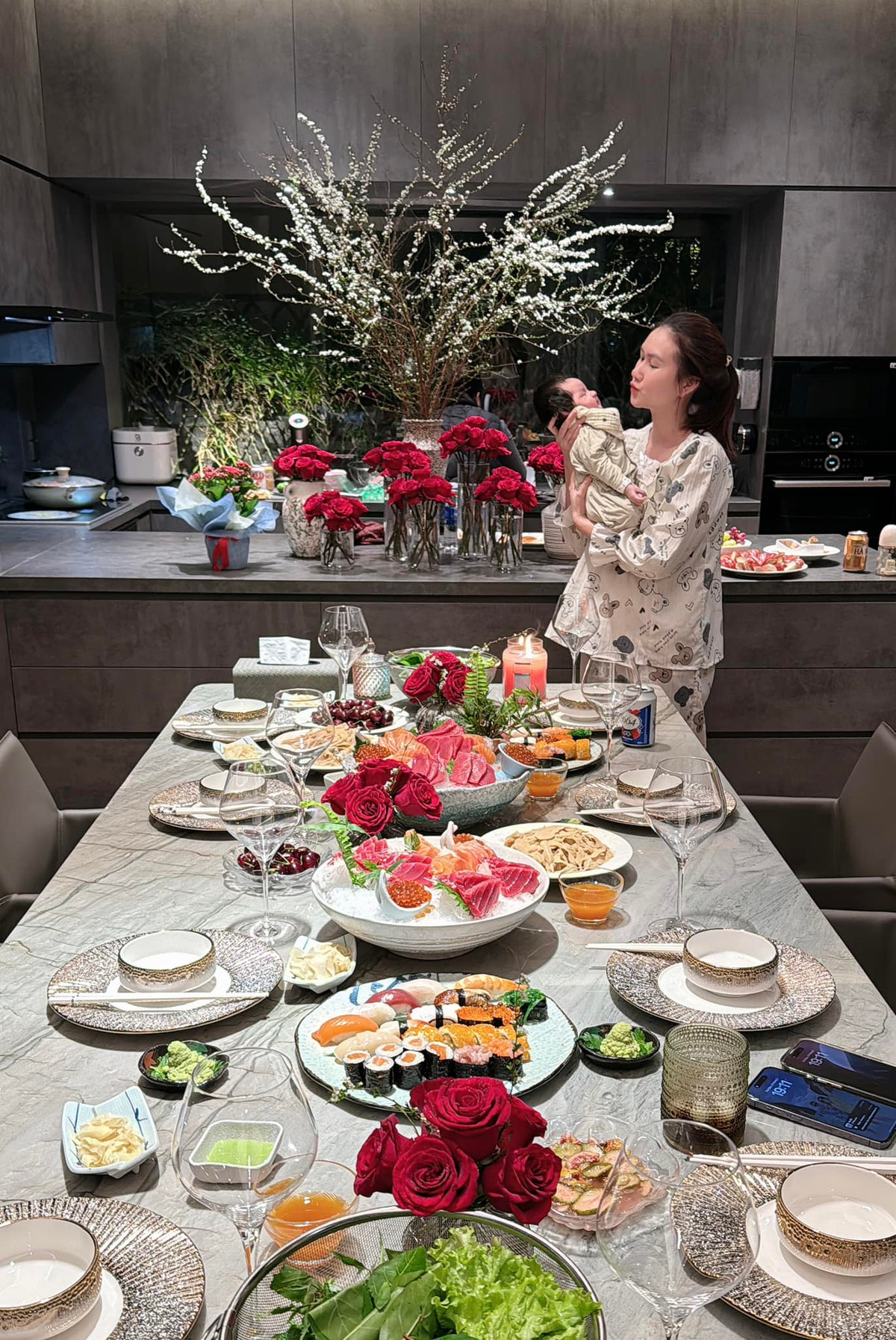 Diễn viên Hương Giang tổ chức đầy tháng cho con sang trọng. Ảnh: FB Nguyễn Hương Giang