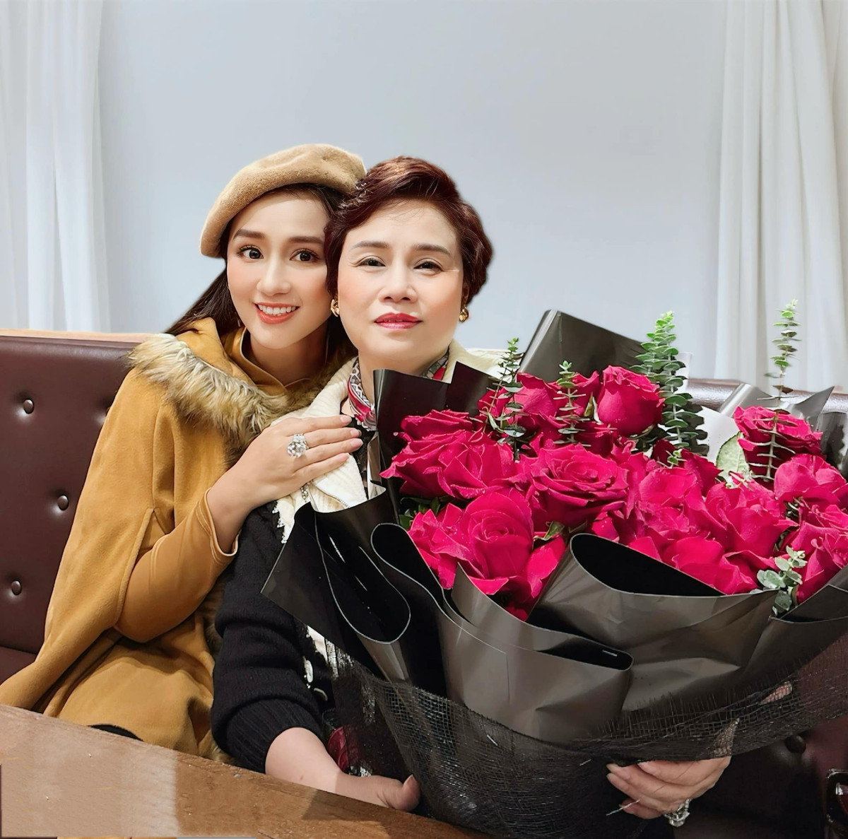 Lã Thanh Huyền đăng ảnh mừng sinh nhật mẹ. Ảnh FB: Lã Thanh Huyền