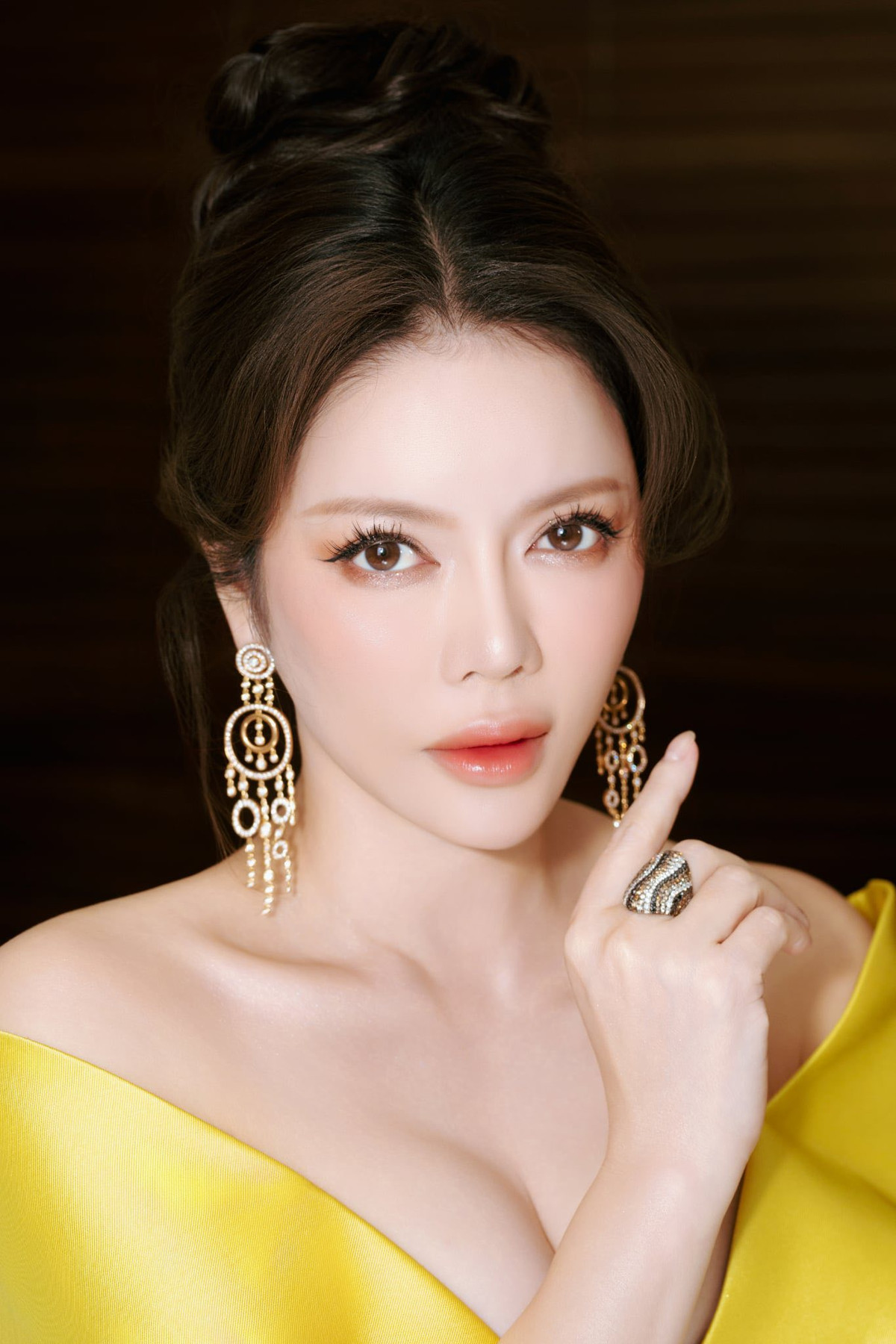 Ở tuổi ngoài 40, Lý Nhã Kỳ vẫn tận hưởng cuộc sống độc thân. Người đẹp từng nhiều lần bày tỏ mong muốn tìm được tri kỷ và cùng nhau xây dựng hạnh phúc gia đình. Ảnh: FB Linh Phạm