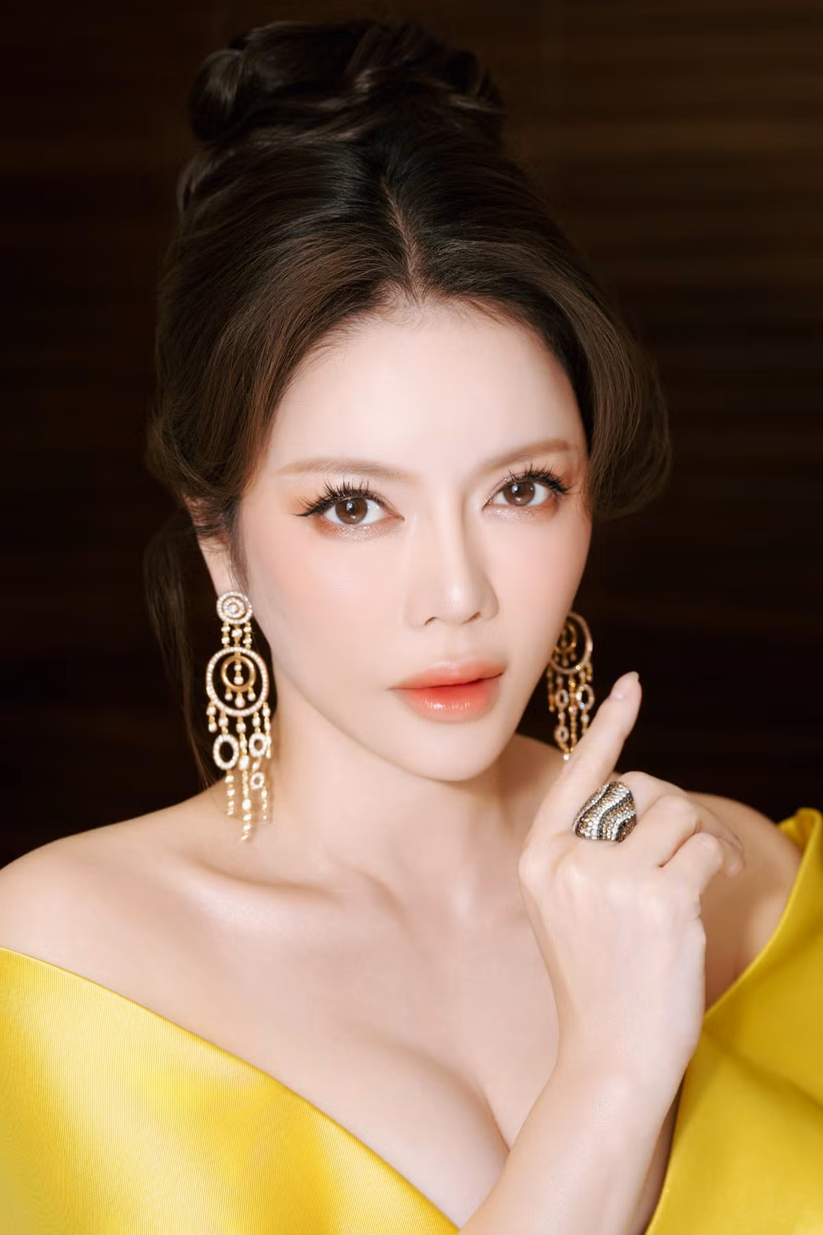 Ở tuổi ngoài 40, Lý Nhã Kỳ vẫn tận hưởng cuộc sống độc thân. Người đẹp từng nhiều lần bày tỏ mong muốn tìm được tri kỷ và cùng nhau xây dựng hạnh phúc gia đình. Ảnh: FB Linh Phạm