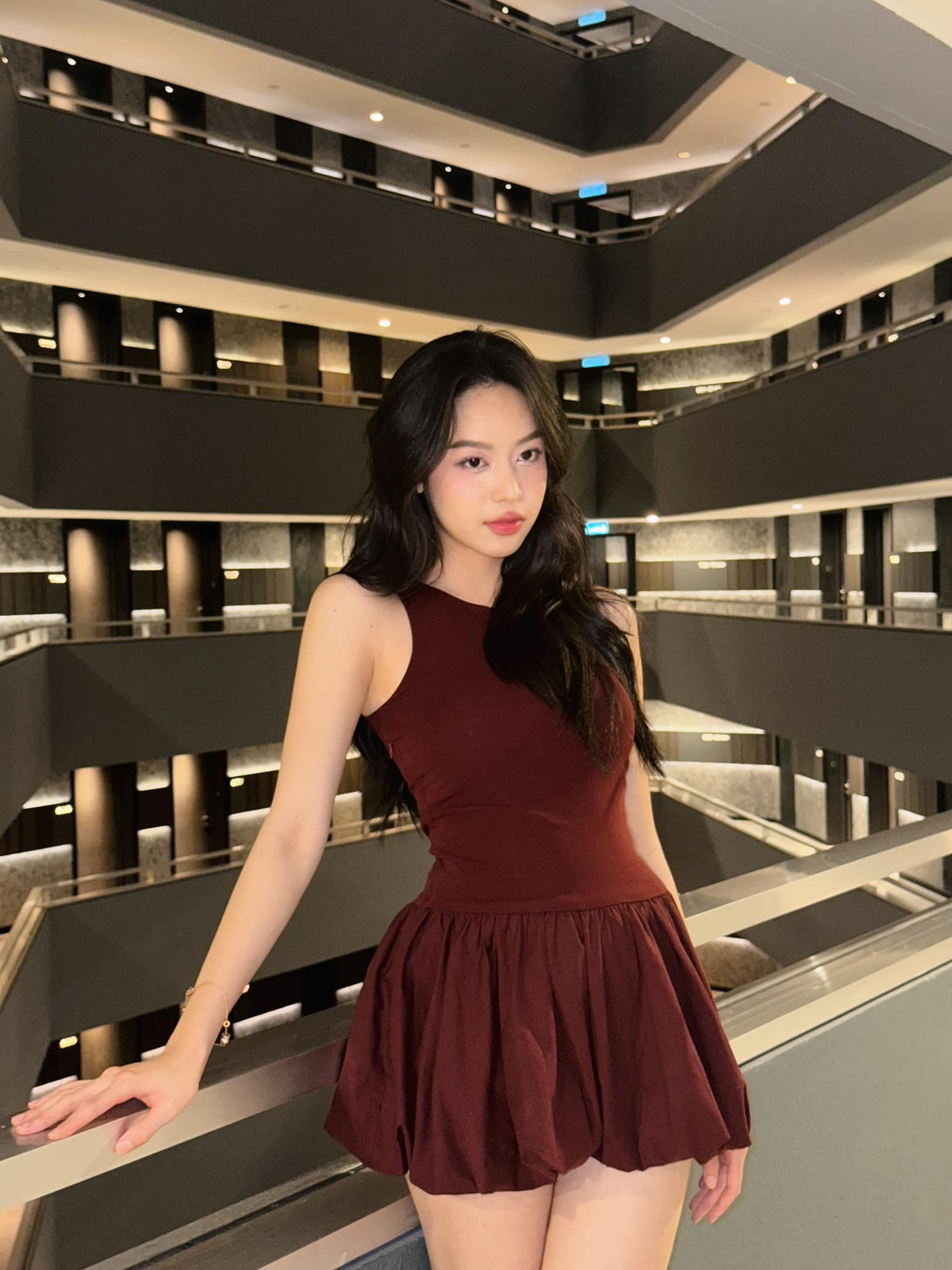 Hoa hậu Thanh Thuỷ post dáng xinh "đốn tim" cư dân mạng. Ảnh: FB Huỳnh Thị Thanh Thủy