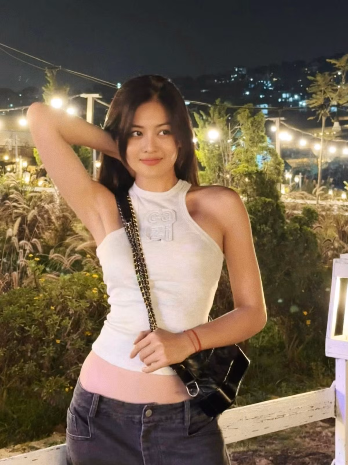  Tin tức sao Việt 29/3: Diễn viên Thuỳ Anh chụp ảnh khoe vòng eo thon gọn khi đến Đà Lạt. Ảnh: FB Thuỳ Anh