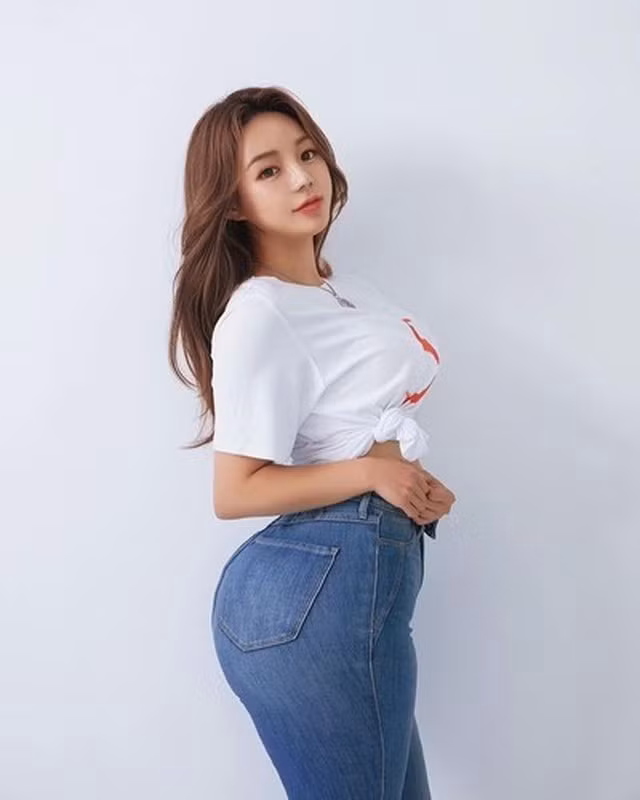 Tỷ lệ cơ thể của hot girl người Hàn còn được tung hô là đẹp đến siêu thực, hệt như trong truyện tranh, phim hoạt hình bước ra.