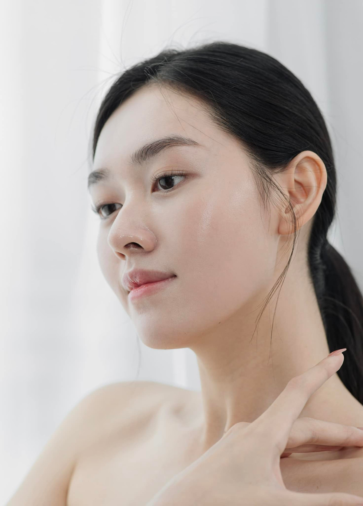 Tường San không ngại khoe cận dung nhan. Ảnh: FB Nguyễn Tường San