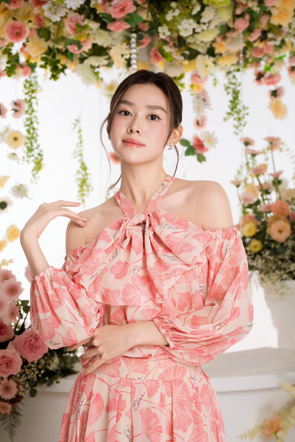  Tường San sinh năm 2000. Cô là Á hậu 2 cuộc thi Hoa hậu Thế giới Việt Nam 2019 và đại diện Việt Nam tại Hoa hậu Quốc tế 2019, đoạt top 8 chung cuộc. Ảnh: FB Nguyễn Tường San