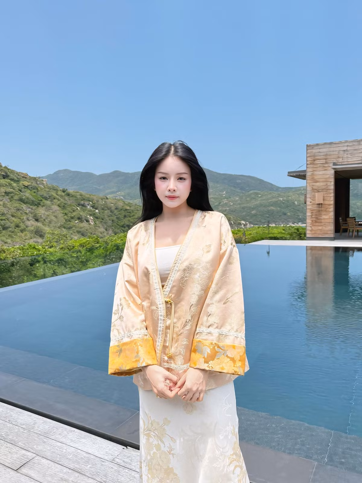 Nữ DJ Mie "xả" ảnh đi nghỉ dưỡng. Ảnh: FB DJ Mie