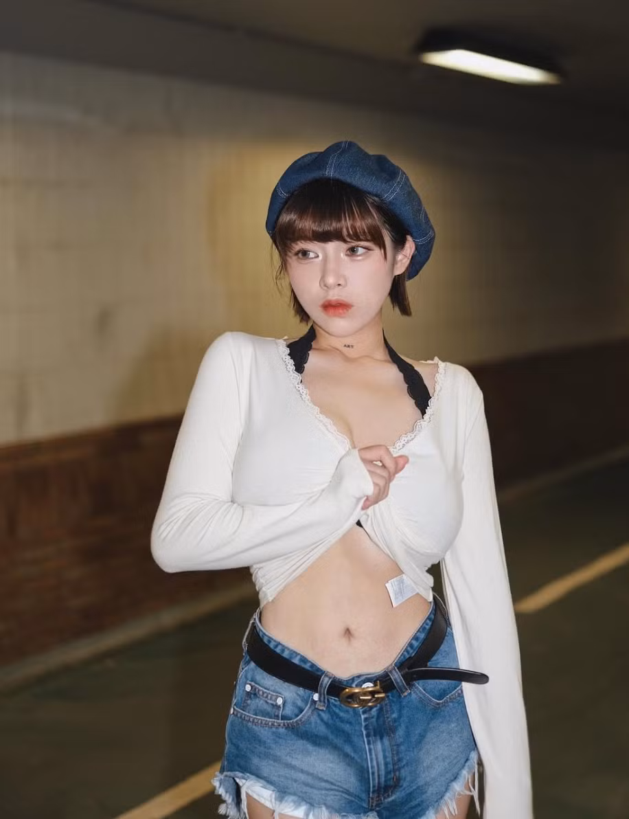 Tương Nhi biết cách "làm nổi bật" vòng một.