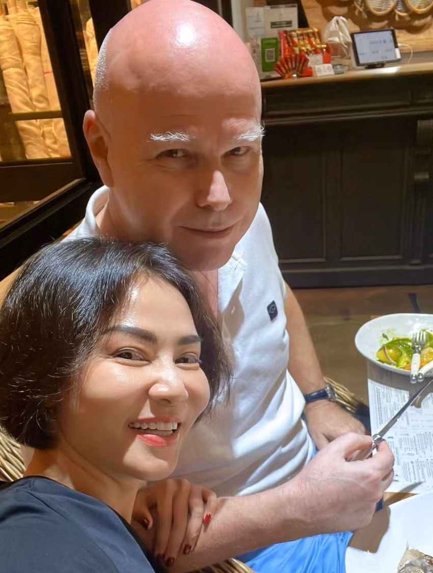 Dù bận rộn với công việc, cả hai vẫn luôn dành thời gian cho nhau, cùng nhau tận hưởng những khoảnh khắc ngọt ngào bên gia đình. Ảnh: FB Thu Minh Vu