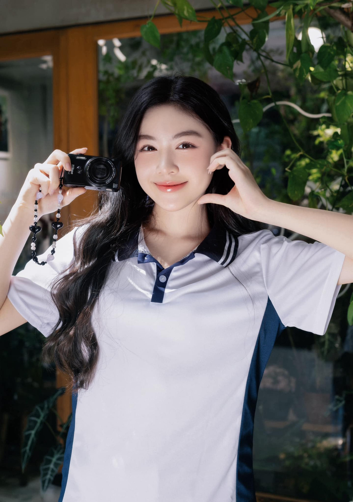 Lọ Lem tên thật là Mai Thảo Linh, sinh năm 2006. Không chỉ sở hữu ngoại hình xinh đẹp, cô nàng còn có thành tích học tập ấn tượng. Ảnh: FB Mai Thảo Linh