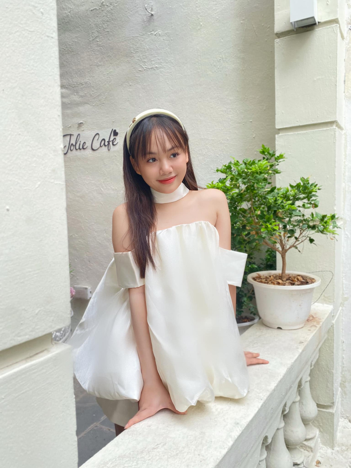 Ở tuổi 16, "bé Bống" Hồng Nhung không chỉ sở hữu vẻ đẹp trong sáng, thuần khiết mà còn toát lên thần thái tự tin, trưởng thành. Ảnh: FB Hồng Nhung