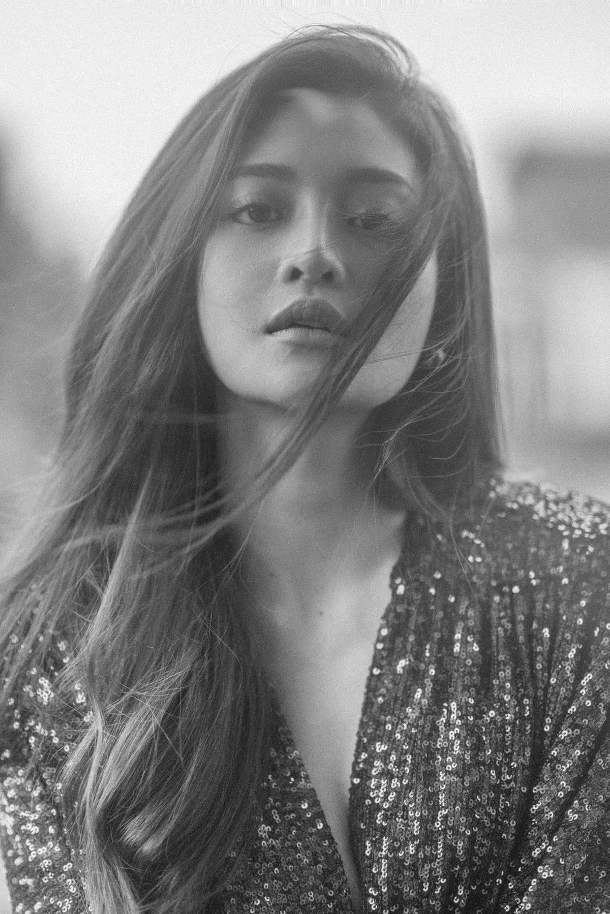 Diễn viên Thuỳ Anh nhận mình sở hữu gương mặt vuông: "Mặt vuông nhưng tôi thích nó". Ảnh: FB Thuỳ Anh