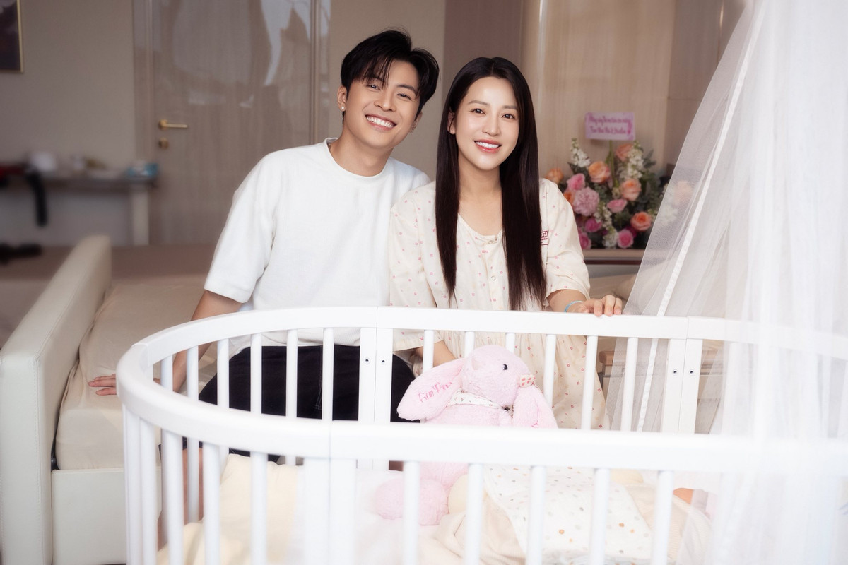  Tin tức sao Việt 6/5: Diễn viên Puka cho biết cô và ông xã Gin Tuấn Kiệt hạnh phúc vỡ òa khi đón con đầu lòng ra đời vào dịp Valentine. Ảnh: FB Gin Tuấn Kiệt