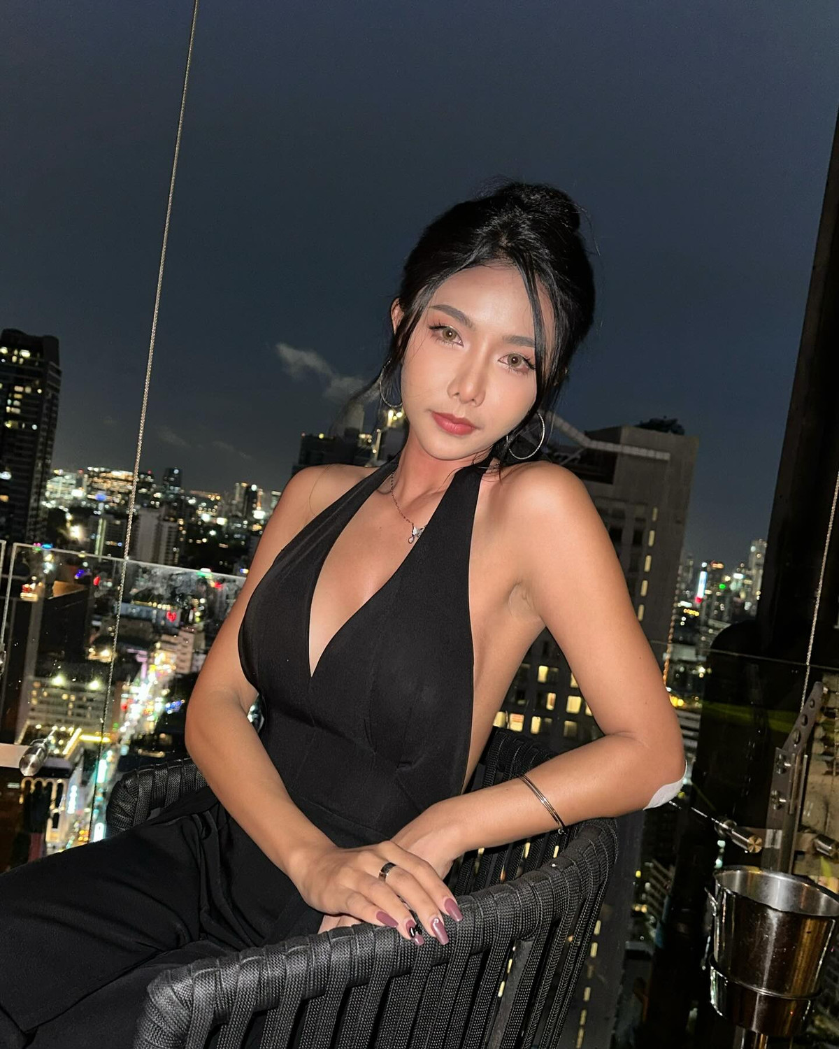 Trang cá nhân của B'Bomb Atomies có hàng trăm nghìn người theo dõi.