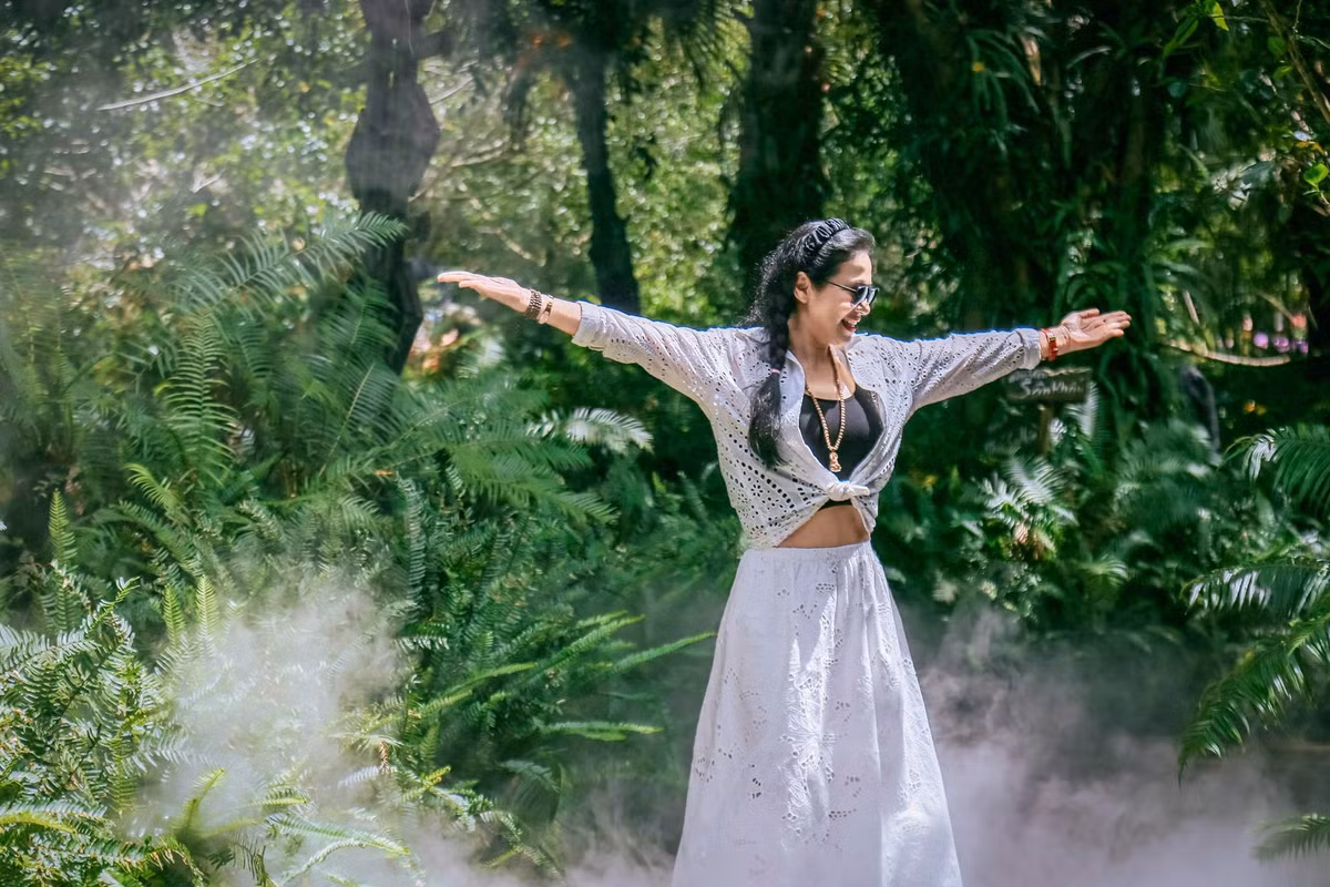 Tuy không hoạt động showbiz hay đóng phim như trước, Việt Trinh vẫn được nhiều thế hệ khán giả mến mộ. Ảnh: FB Trần Việt Trinh