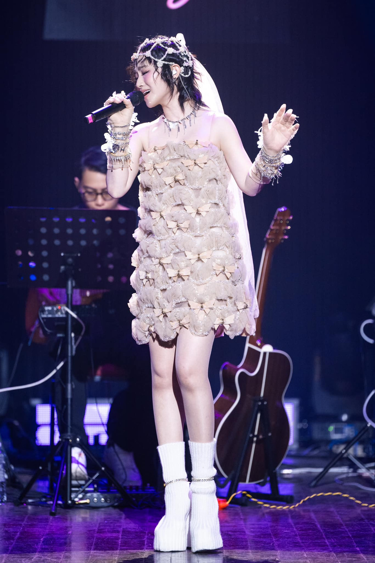 Lương Bích Hữu từng có khoảng thời gian tăng cân mất kiểm soát, vì vậy nữ ca sĩ đã đặt ra mục tiêu quyết tâm giảm cân để lấy lại vóc dáng thon gọn và đảm bảo sức khoẻ. Ảnh: FB LuongBichHuu