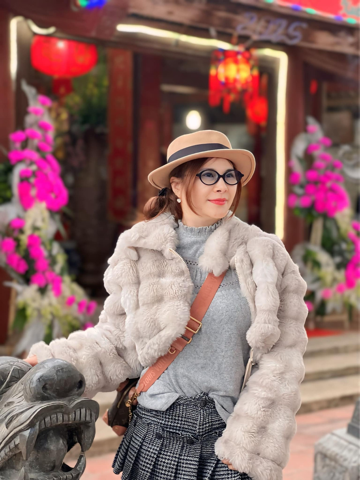 Diễn viên Kim Oanh tươi tắn du xuân đầu năm. Ảnh: FB Oanh Đào