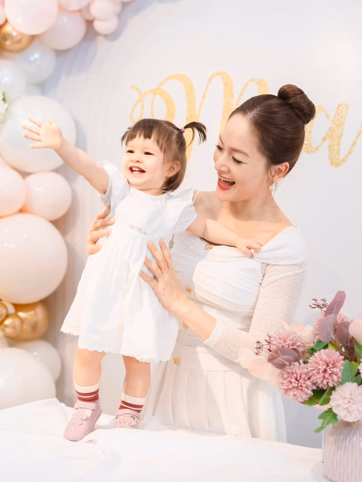 Diễn viên Lan Phương và con gái Mia sinh nhật cùng ngày. Ảnh: FB Lan Phuong Nguyen