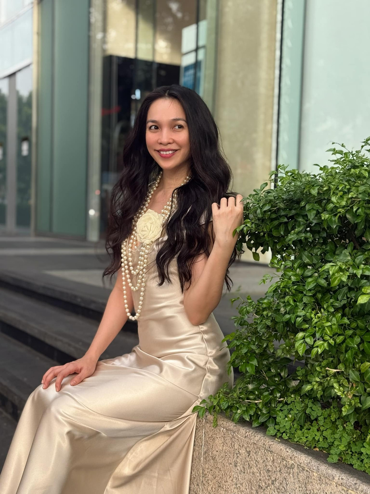  Tin tức sao Việt 11/3: Dưới ống kính của con gái, ca sĩ Hiền Thục khoe vẻ đẹp dịu dàng, quyến rũ. Ảnh: FB Hien Thuc