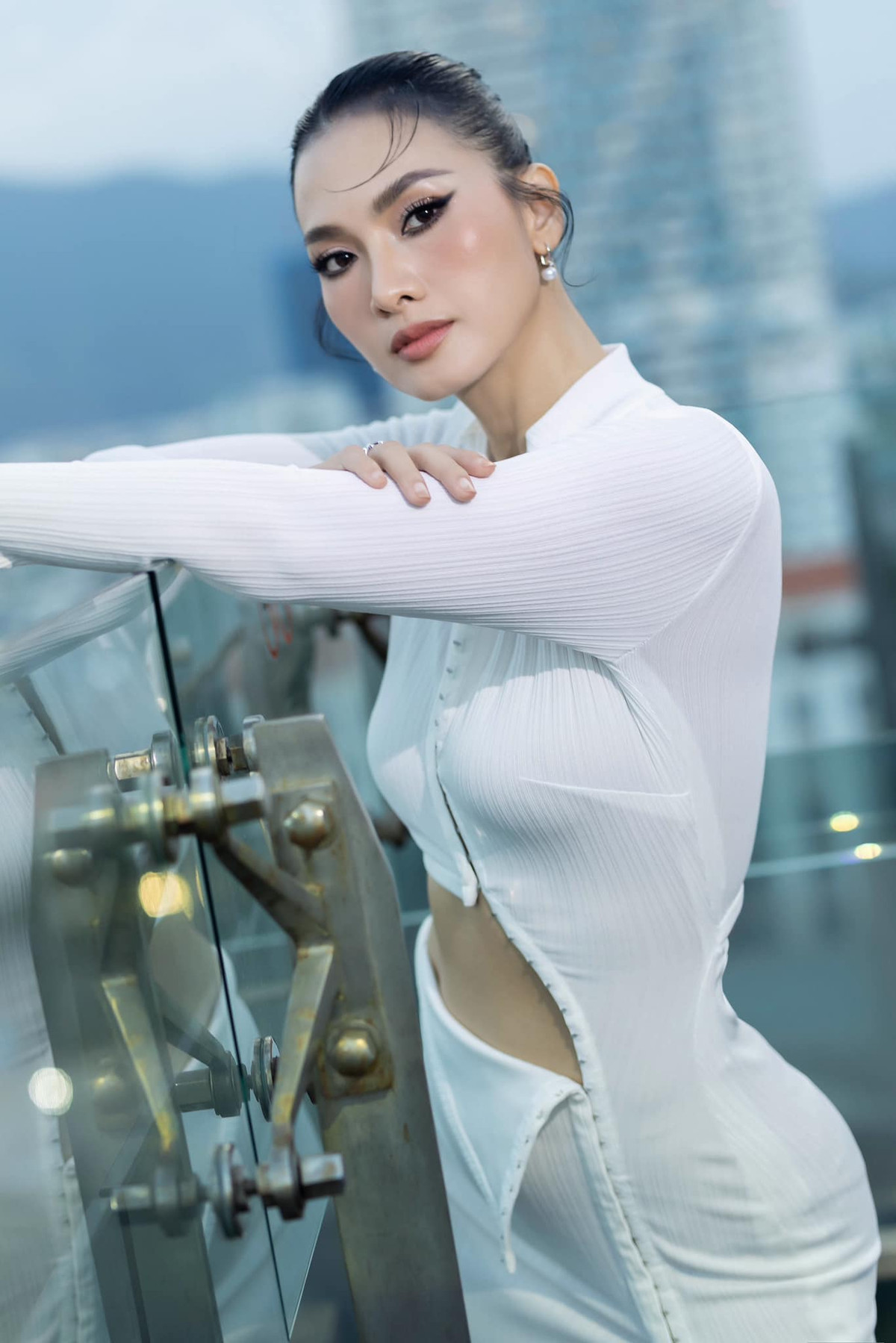 Nhiều người bày tỏ sự ngưỡng mộ trước vẻ đẹp và vóc dáng "không tuổi" của cô. Ảnh: FB Anh Thư