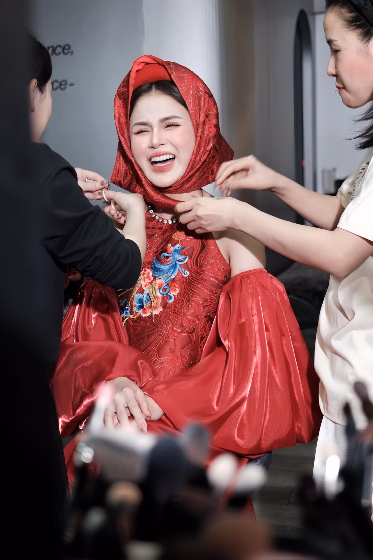 Lương Thu Trang khoe ảnh mặc áo yếm nhái phong cách của Hoà Minzy trong "Bắc Bling". Ảnh: FB Lương Thu Trang