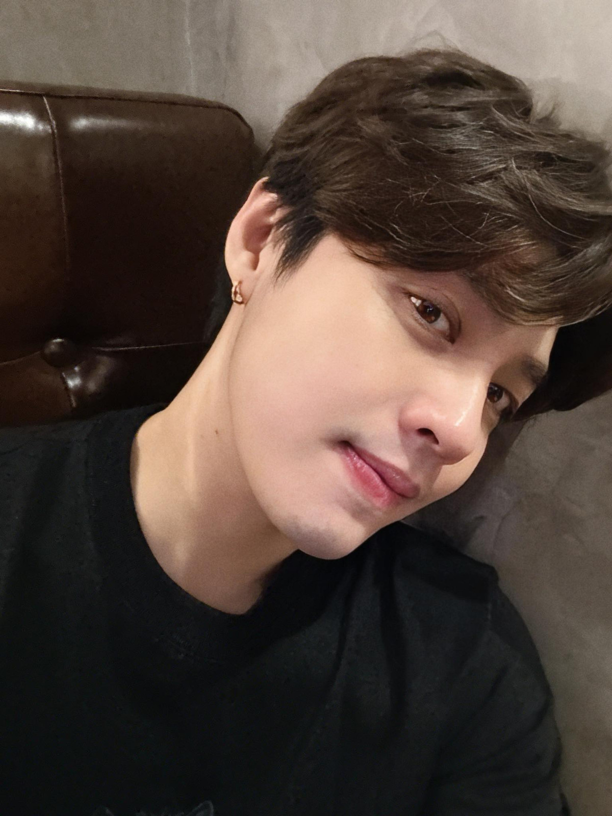  Tin tức sao Việt 11/4: Noo Phước Thịnh đăng ảnh mới, khán giả khen ca sĩ ngày càng trẻ trung, không thua kém các chàng trai đôi mươi. Ảnh: FB Noo Phước Thịnh