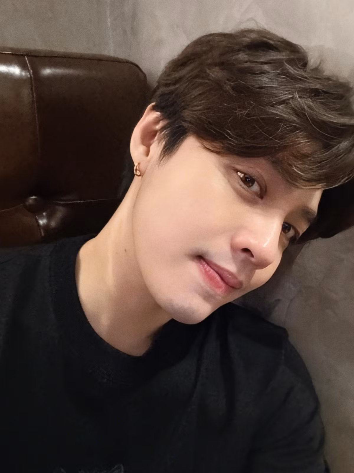  Tin tức sao Việt 11/4: Noo Phước Thịnh đăng ảnh mới, khán giả khen ca sĩ ngày càng trẻ trung, không thua kém các chàng trai đôi mươi. Ảnh: FB Noo Phước Thịnh