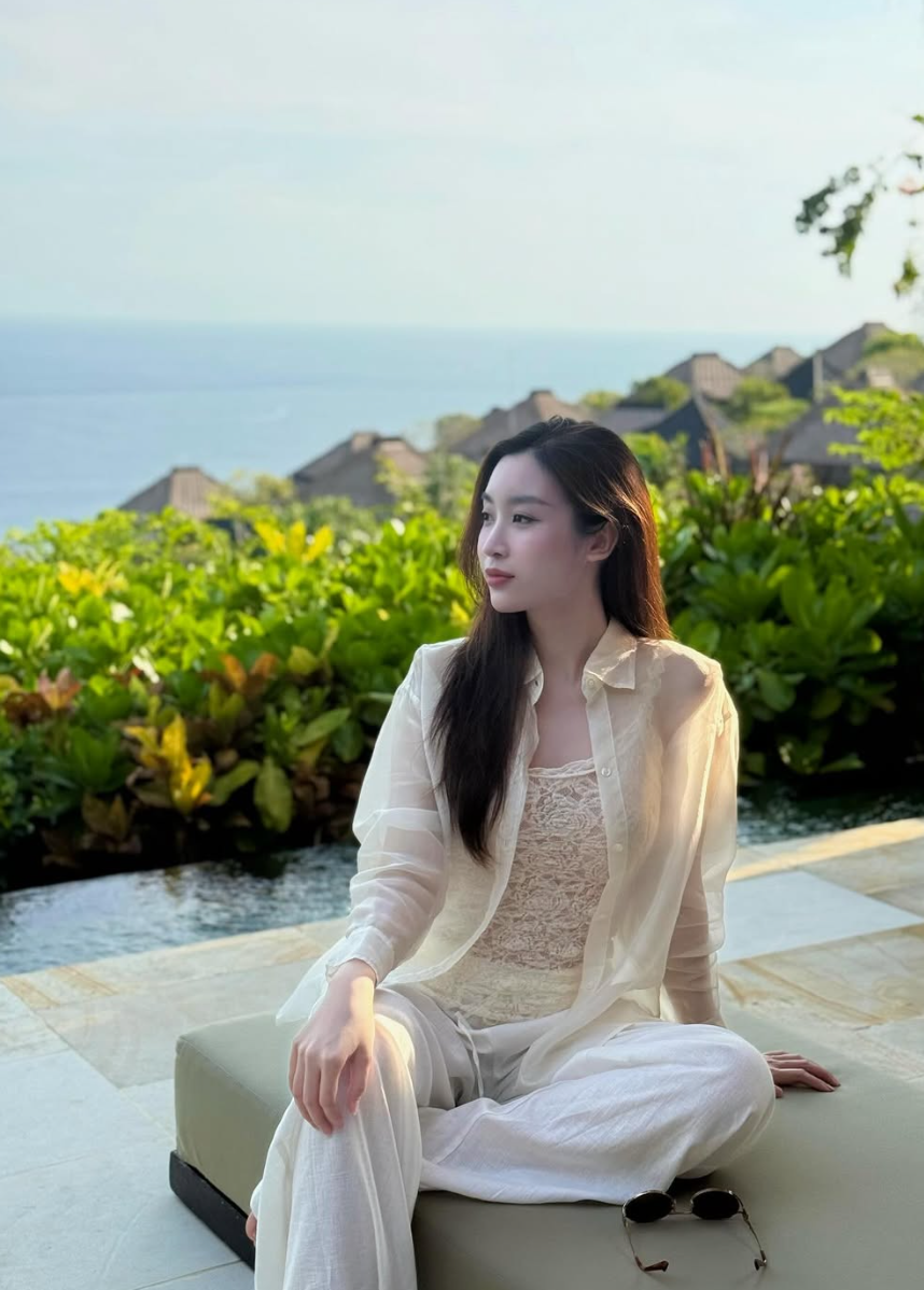  Tin tức sao Việt 3/5: "Dâu hào môn" Đỗ Mỹ Linh tung ảnh du lịch sang chảnh cùng chồng ở nước ngoài. Ảnh: IG domylinh1310