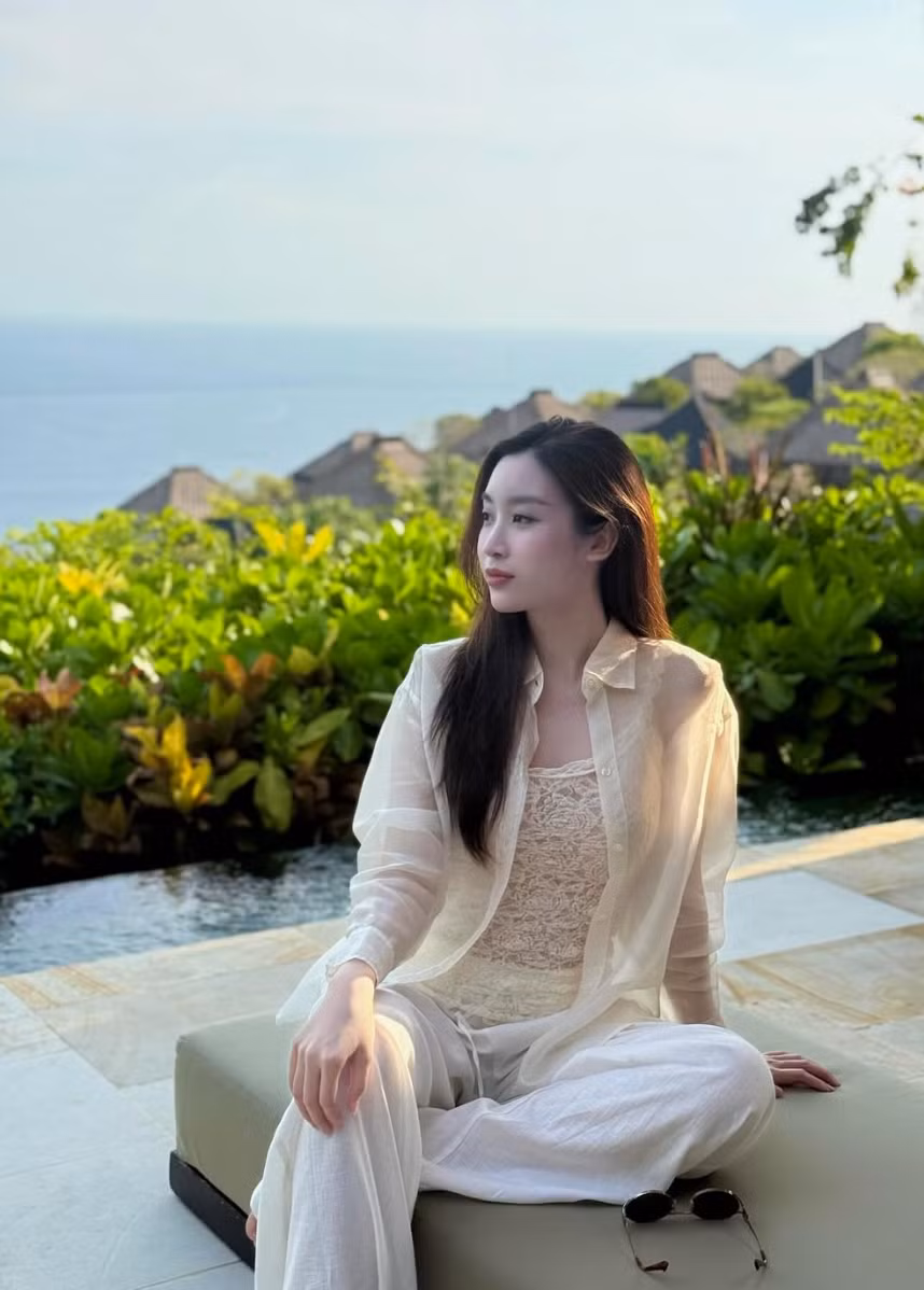  Tin tức sao Việt 3/5: "Dâu hào môn" Đỗ Mỹ Linh tung ảnh du lịch sang chảnh cùng chồng ở nước ngoài. Ảnh: IG domylinh1310