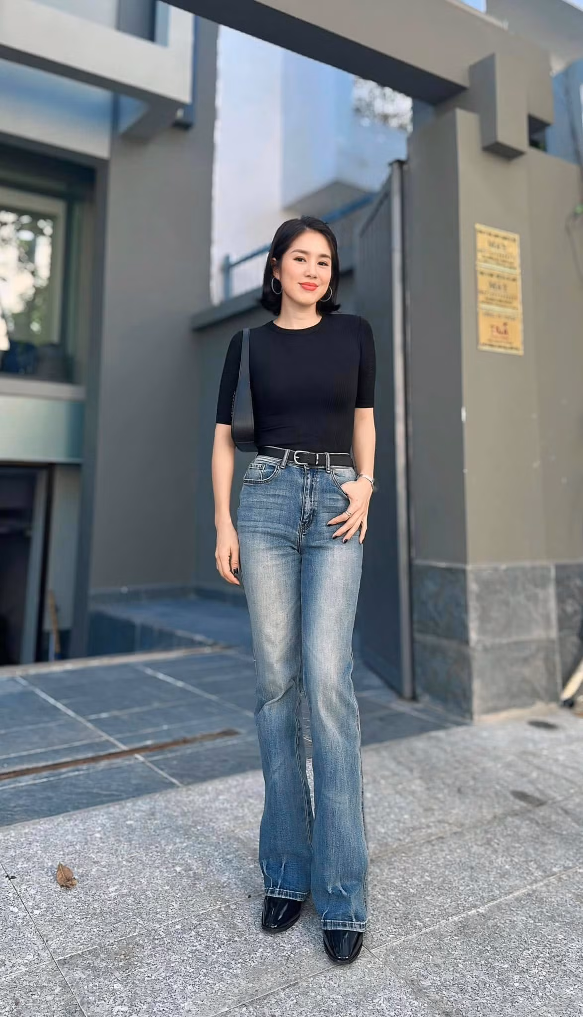 Diễn viên Lê Phương được khen trẻ trung trong bộ đồ đơn giản, áo thun, quần jeans. Ảnh: FB Lê Phương