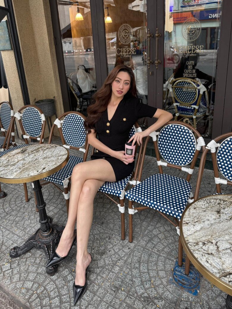 Có thể nói, Lương Thùy Linh đã có một hành trình "lột xác" ngoạn mục trong phong cách thời trang. Ảnh: FB Lương Thuỳ Linh