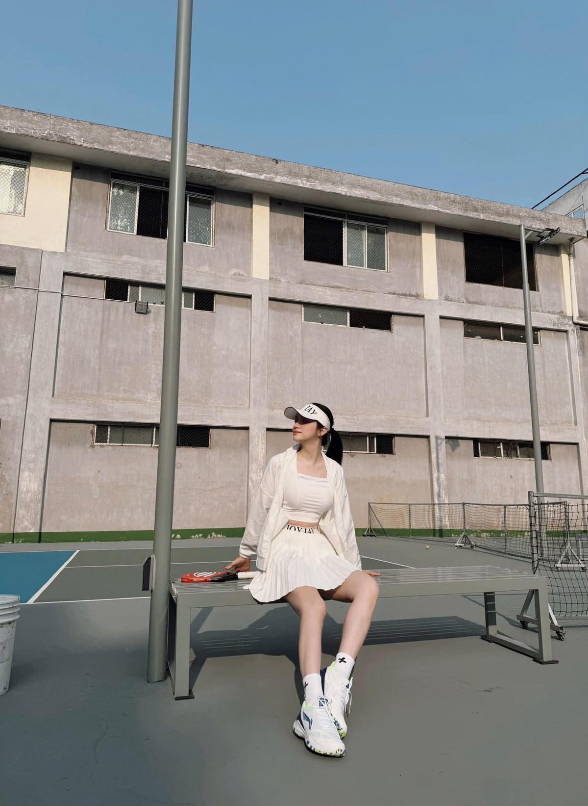 Hoa hậu Hương Giang khoe vẻ sành điệu trên sân pickleball. Ảnh: FB Nguyễn Hương Giang