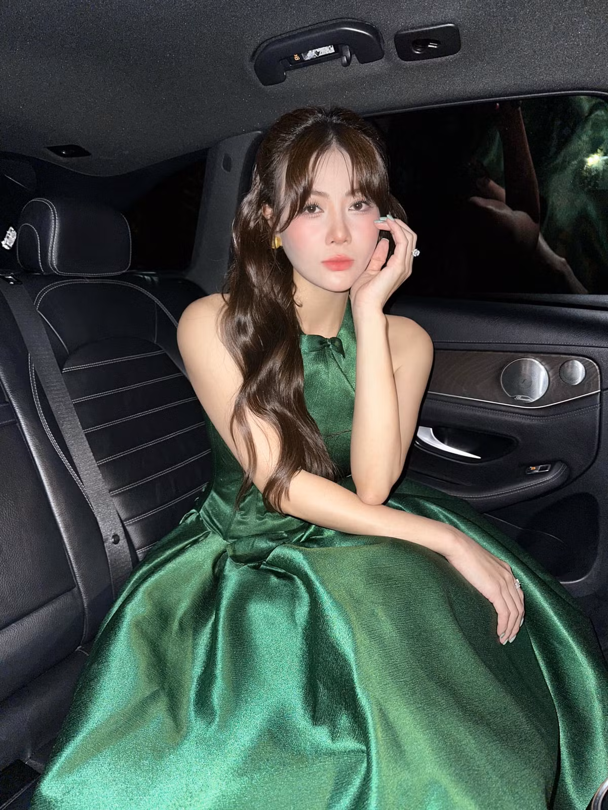 Diễn viên Thanh Hương diện váy xanh bồng bềnh, được khen xinh đẹp như công chúa. Ảnh: FB Nguyen Thanh Huong