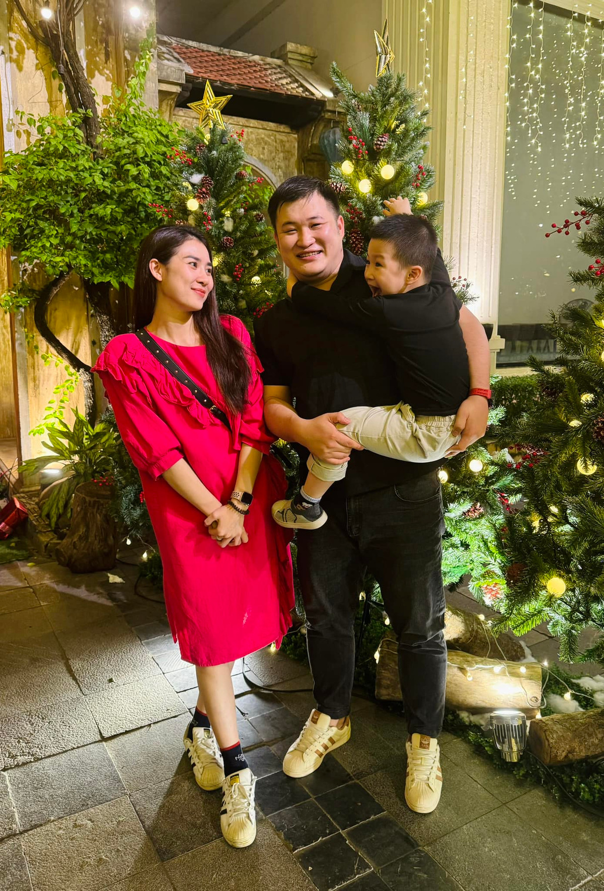 Hiện tại, Dũng Hớn có tổ ấm hạnh phúc bên bà xã sinh năm 1993 và con trai. Ảnh: FB Lưu Mạnh Dũng