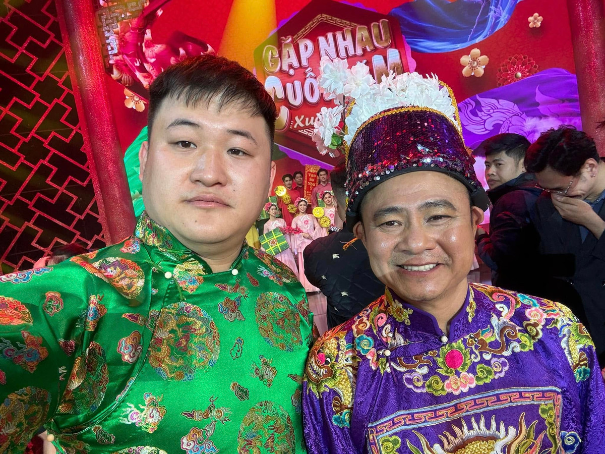 Trong các vai nam diễn viên từng đảm nhận trong Táo quân, Thiên Lôi đã trở thành dấu ấn đặc trưng của anh. Với chiều cao 1m80 và cân nặng gần 90kg (có thời điểm lên đến 100kg), Mạnh Dũng được xem là "Thiên Lôi nặng ký nhất thiên đình". Ảnh: FB Lưu Mạnh Dũng