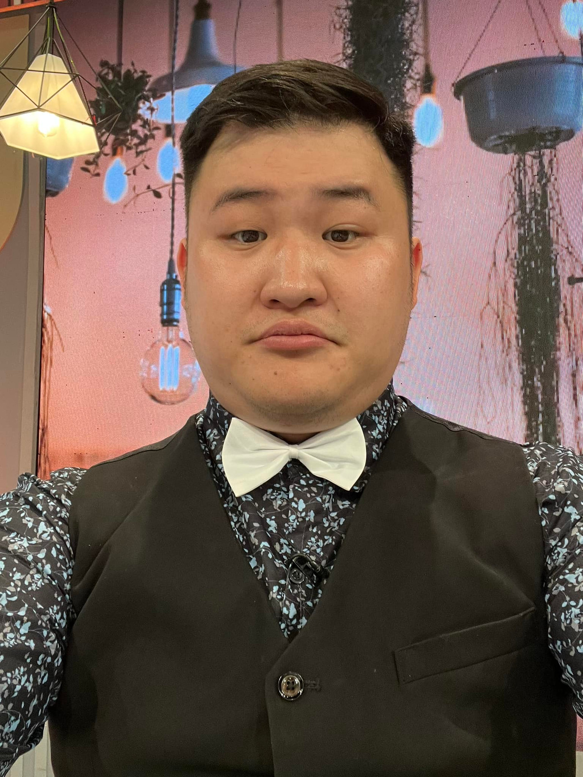 Biệt danh "Dũng Hớn" ra đời từ thời sinh viên, xuất phát từ việc lớp học có nhiều bạn tên Dũng, anh đã chọn một biệt danh gần gũi, phù hợp với tính cách của mình. Ảnh: FB Lưu Mạnh Dũng