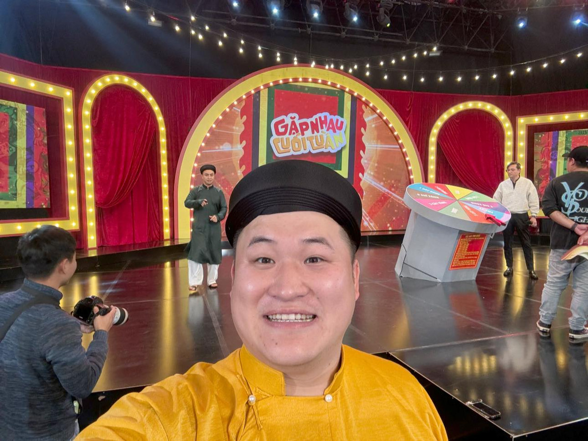 Diễn viên Mạnh Dũng là cái tên quen mặt khi đóng vai Phó Thiên Lôi trong Táo Quân 2025. Ảnh: FB Lưu Mạnh Dũng