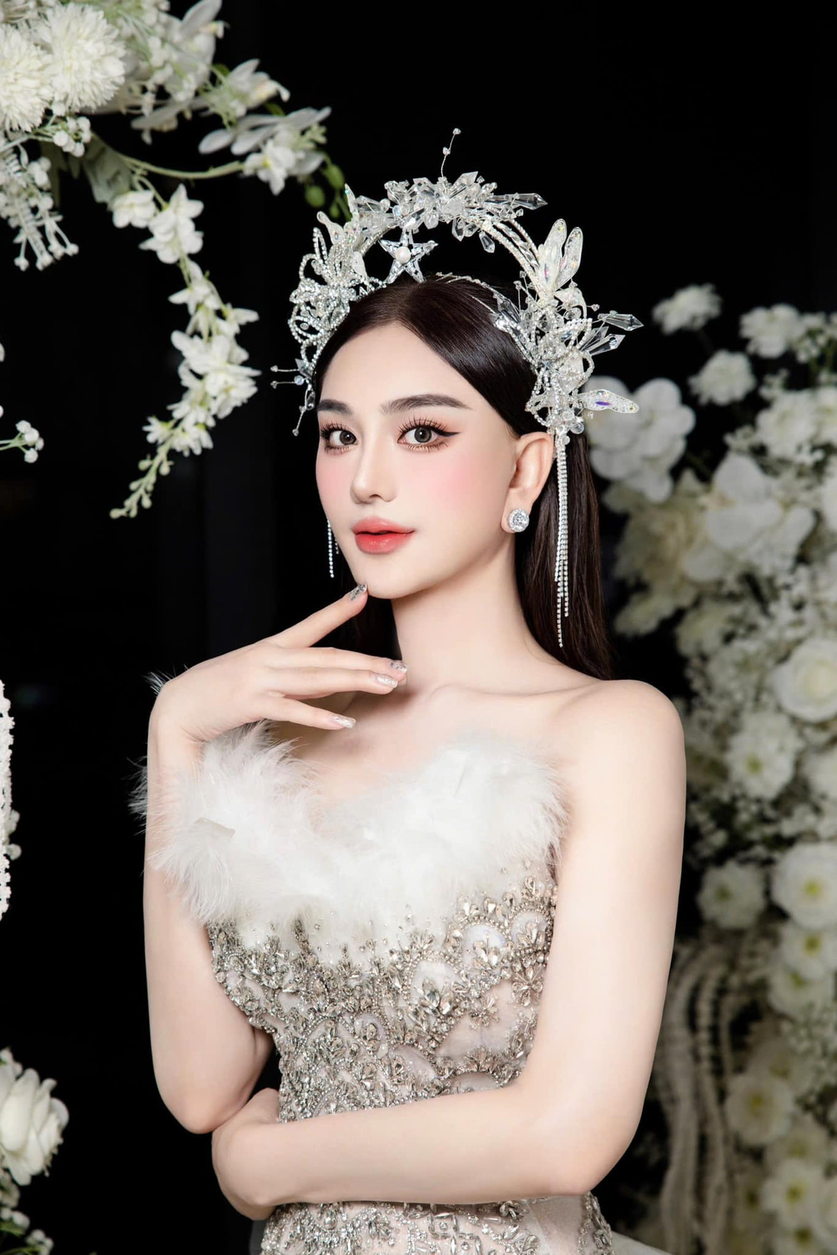 Lâm Khánh Chi khoe giao diện lộng lẫy như công chúa. Ảnh: FB Lâm Khánh Chi