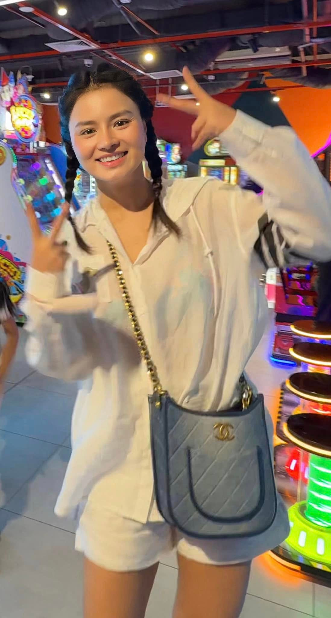 Vượt qua những khó khăn trong cuộc sống riêng tư, Vũ Thu Phương cho thấy sự mạnh mẽ và bản lĩnh của một người phụ nữ độc lập. Ảnh: FB Vũ Thu Phương