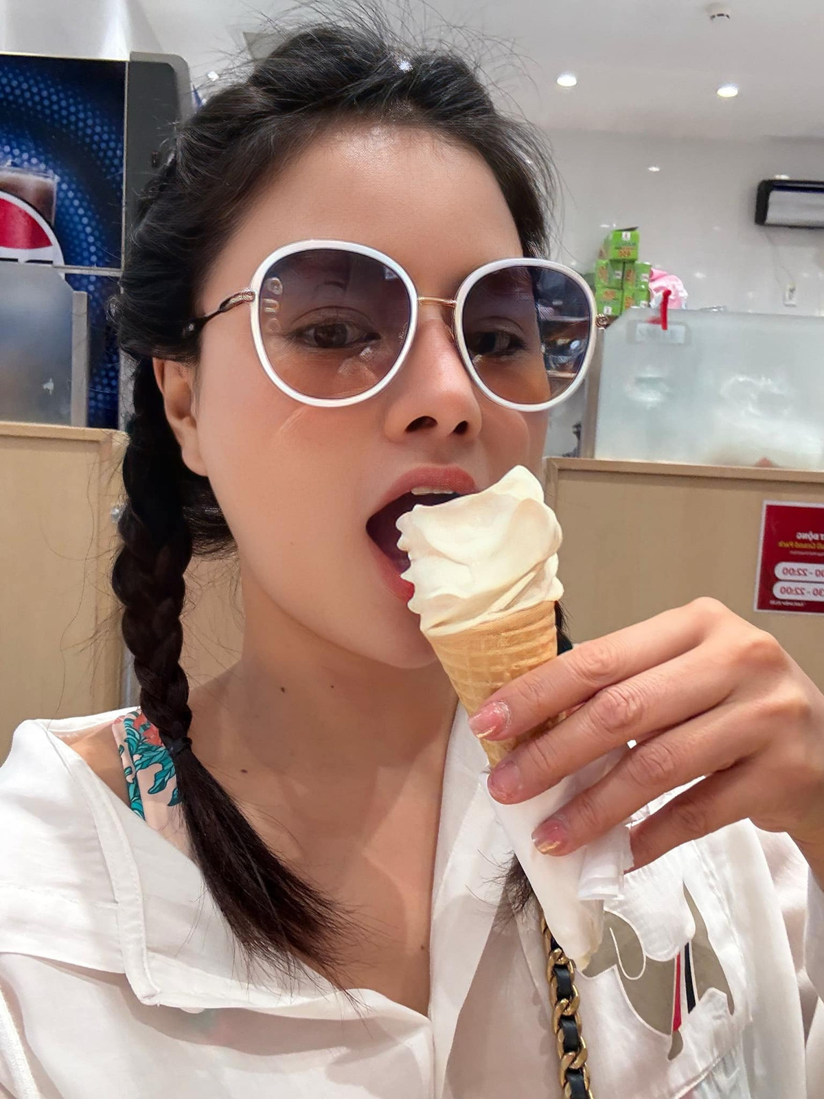 Thần thái tự tin và bản lĩnh của Vũ Thu Phương được thể hiện rõ nét qua từng ánh mắt, nụ cười. Ảnh: FB Vũ Thu Phương