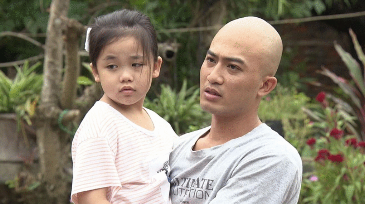 Với vai Mến trong Phố trong làng, Doãn Quốc Đam đã chứng minh khả năng diễn xuất đa dạng của mình. Đây cũng được xem là một trong những vai diễn ấn tượng nhất trong sự nghiệp của nam diễn viên. Ảnh: Saostar