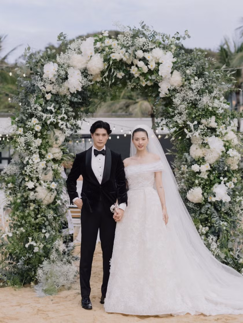 Tháng 5/2022, Ngô Thanh Vân tổ chức đám cưới riêng tư với doanh nhân kém 11 tuổi Huy Trần. Ảnh: FB Ngo Thanh Van