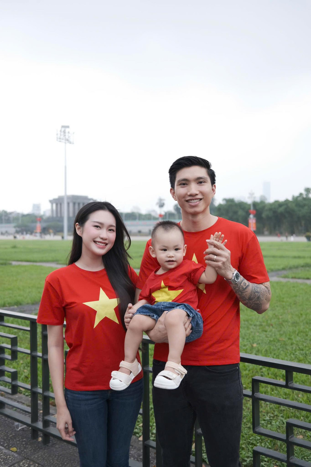 Nàng WAG Doãn Hải My khoe nhan sắc xinh đẹp, nụ cười ngọt ngào, phong thái dịu dàng và khí chất chuẩn tiểu thư Hà thành. Ảnh: FB Doan Hai My