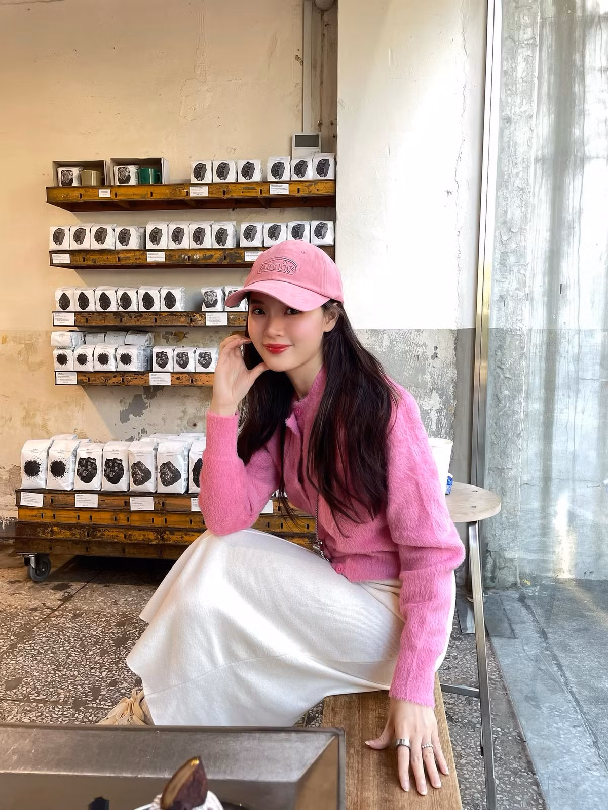 Những thiết kế có đường nét đơn giản, tinh tế luôn được Midu ưu ái. Ảnh: FB Đặng Thị Mỹ Dung