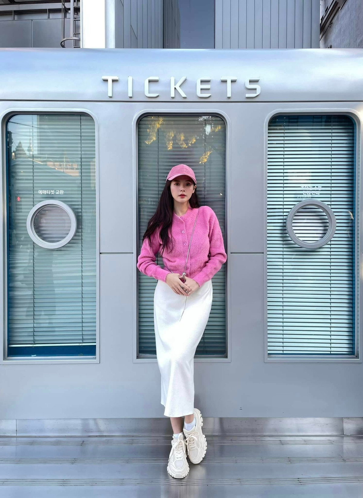 Mỗi bộ trang phục mà Midu lựa chọn đều toát lên sự tinh tế và tỉ mỉ. Ảnh: FB Đặng Thị Mỹ Dung