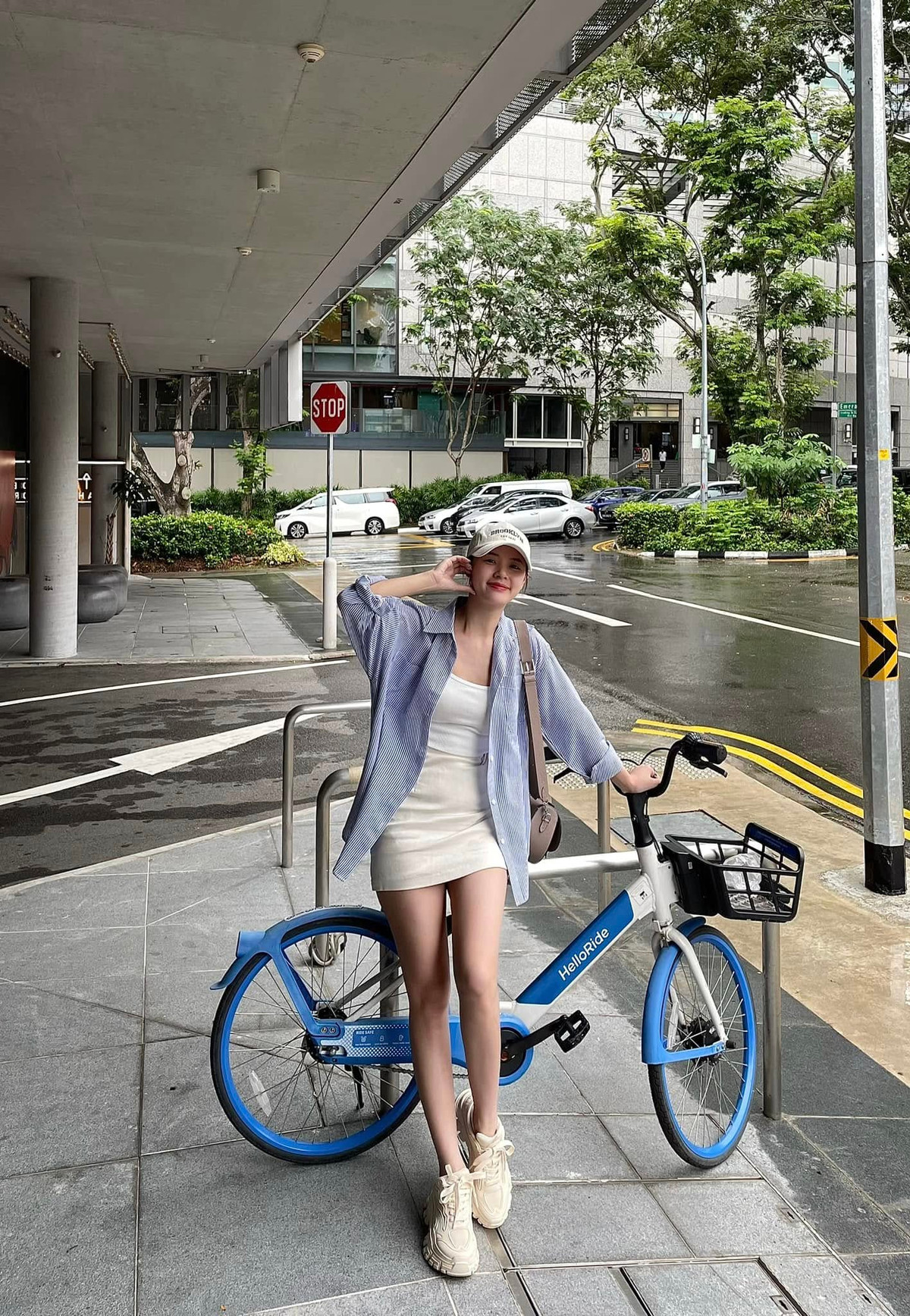 Cô nàng hạn chế những chi tiết quá cầu kỳ, rườm rà để tạo nên vẻ ngoài thanh thoát. Ảnh: FB Đặng Thị Mỹ Dung