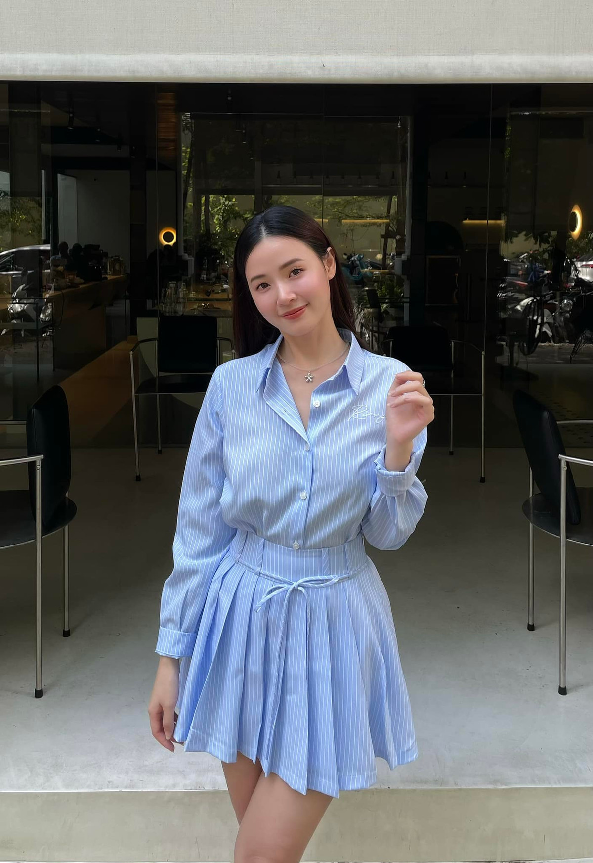 Midu chọn nhiều chất liệu và kiểu dáng chân váy khác nhau để thêm phần thú vị và mới mẻ. Ảnh: FB Đặng Thị Mỹ Dung