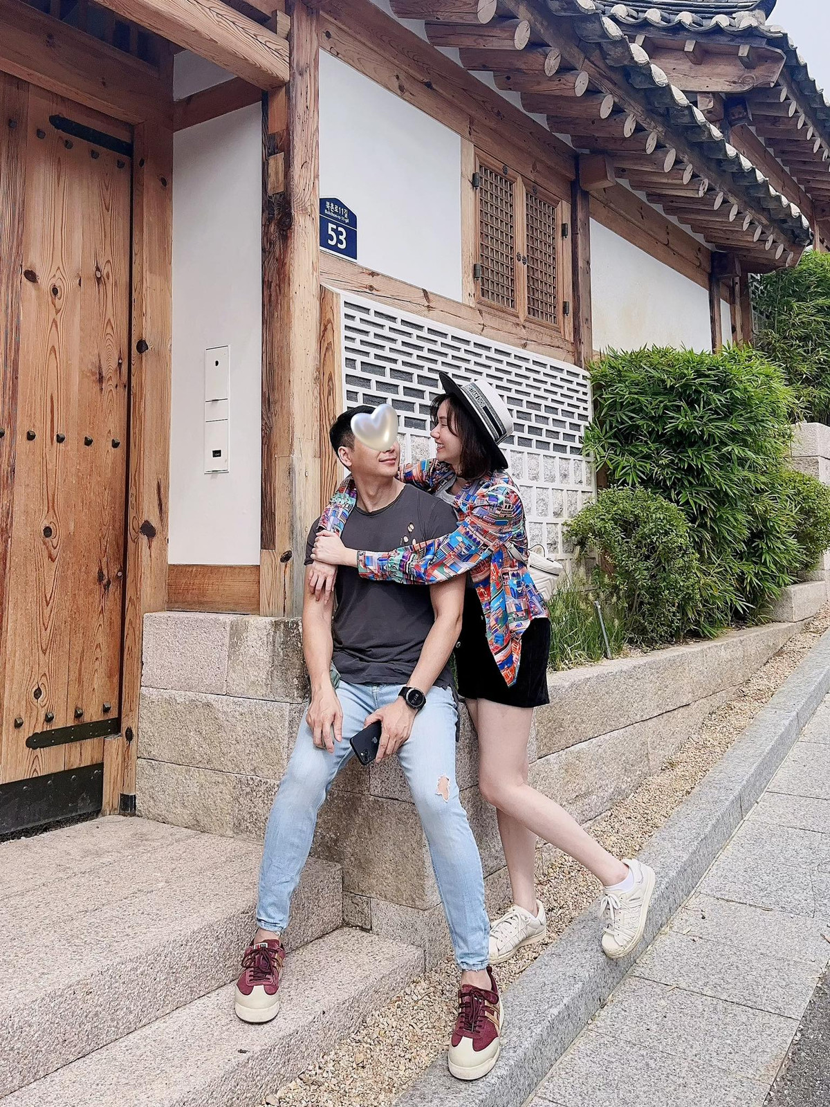 Hương Giang nhắn đến bạn đời: ''Happy birthday anh bạn cùng phòng". Ảnh: FB Nguyễn Hương Giang