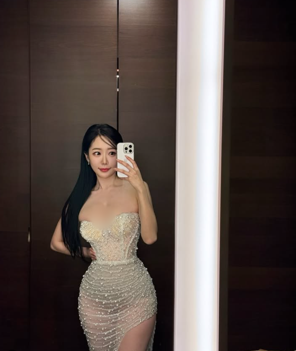 Khuôn mặt đẹp ngọt ngào, thân hình gợi cảm, Na Hyun chinh phục được nhiều người hâm mộ.